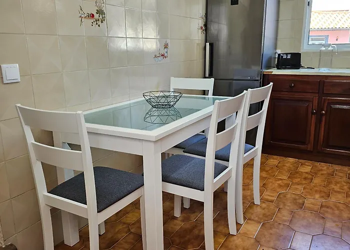 펜션 Joli Larano - 3 Bedrooms & 2 Wc Exclusive 마치코